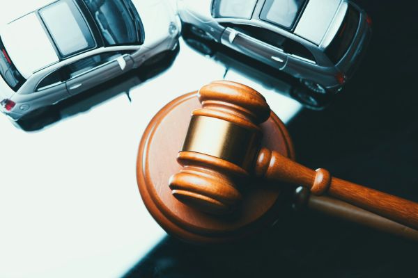 Meilleur avocat annulation de permis : comparez les experts